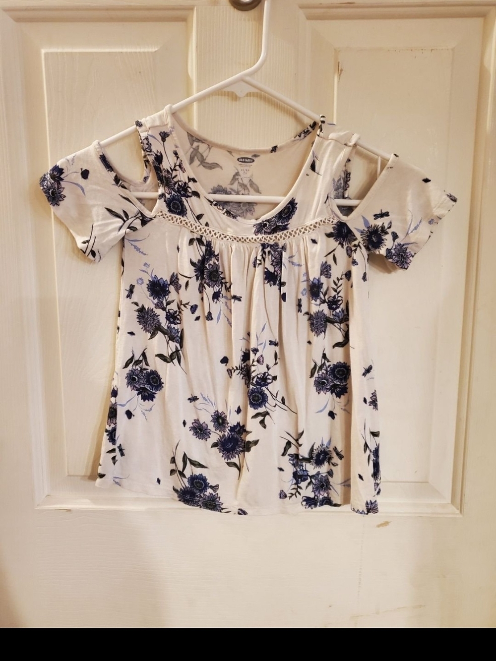 Old Navy White Cold-Shoulder Floral Top with Navy Print